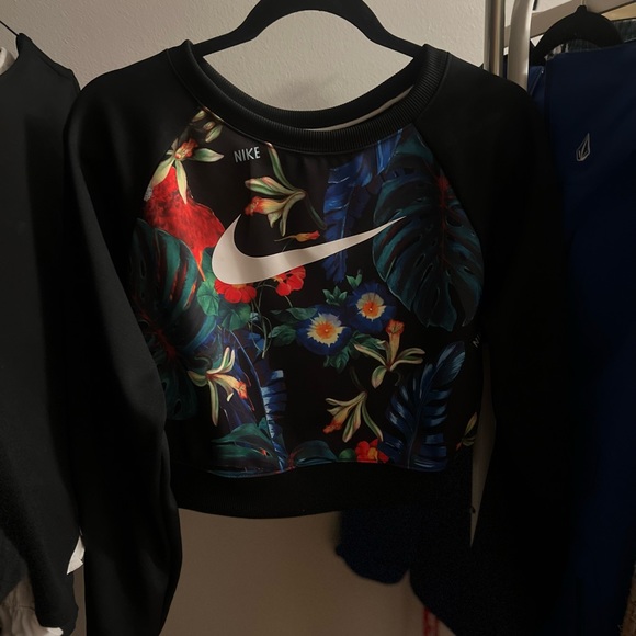 🌀$35🌀NIKE HOODIE ON SALE! - Picture 1 of 3